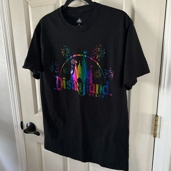 Disney Disneyland Unisex Resort Graphic T-Shirt, Metallic Shiny Medium - Picture 8 of 8